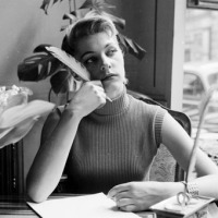 MamaMarketing: vintage photo of lady writing